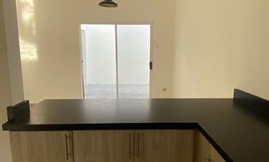 RENTA de HERMOSA y AMPLIA casa recién remodelada, en Privalia Concordia, Apodaca
