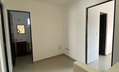 RENTA de HERMOSA y AMPLIA casa recién remodelada, en Privalia Concordia, Apodaca