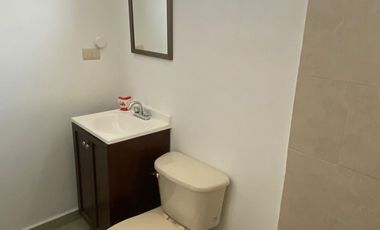 RENTA de HERMOSA y AMPLIA casa recién remodelada, en Privalia Concordia, Apodaca