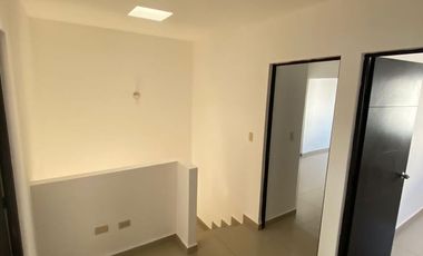 RENTA de HERMOSA y AMPLIA casa recién remodelada, en Privalia Concordia, Apodaca
