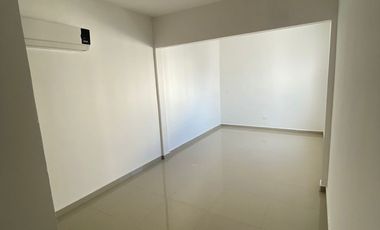 RENTA de HERMOSA y AMPLIA casa recién remodelada, en Privalia Concordia, Apodaca