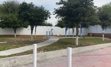 RENTA de HERMOSA y AMPLIA casa recién remodelada, en Privalia Concordia, Apodaca