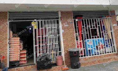 LOCAL COMERCIAL ESQUINERO EN VENTA, NUEVA KENNEDY