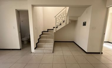 CASA EN RENTA EN CAÑADAS DEL BOSQUE