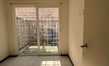 CASA EN RENTA EN CAÑADAS DEL BOSQUE