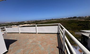 SE VENDE casa con exclusivo diseño en hormigon y fierro Avda El santo 3417 La serena