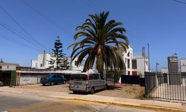 SE VENDE casa con exclusivo diseño en hormigon y fierro Avda El santo 3417 La serena