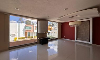 CASA EN RENTA EN ALTOZANO