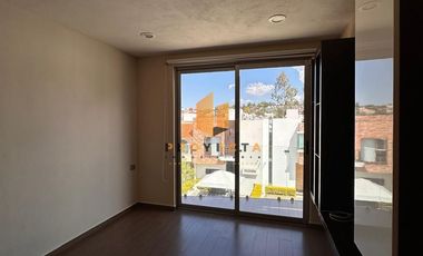 CASA EN RENTA EN ALTOZANO