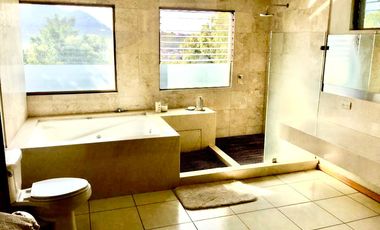 CASA EN VENTA EN LAS CAÑADAS