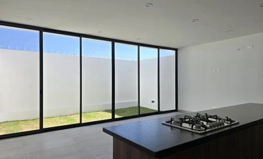 Se vende casa en Punto Sur