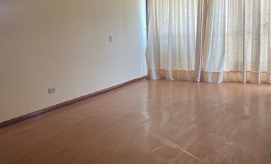 SE VENDE DEPTO EN EDIFICIO RESIDENTES.