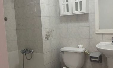 SE VENDE DEPTO EN EDIFICIO RESIDENTES.
