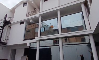 🚨 VENTA DE CASA FRENTE PARQUE CERCADO LIMA