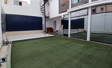 🚨 VENTA DE CASA FRENTE PARQUE CERCADO LIMA