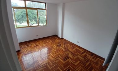 🚨 VENTA DE CASA FRENTE PARQUE CERCADO LIMA