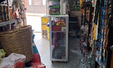 EN ANTICRETICO LOCAL COMERCIAL FRENTE AL MERCADO ROSAS PATA