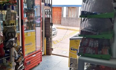 EN ANTICRETICO LOCAL COMERCIAL FRENTE AL MERCADO ROSAS PATA