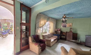 VENTA DE CASA FRENTE A PARQUE Y CERCA DEL MERCADO DE MOSHOQUEQUE