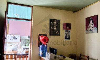 VENTA DE CASA FRENTE A PARQUE Y CERCA DEL MERCADO DE MOSHOQUEQUE