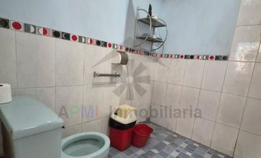 VENTA DE CASA FRENTE A PARQUE Y CERCA DEL MERCADO DE MOSHOQUEQUE