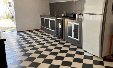Casa en Residencial Victoria, 5 Recámaras, Jardín Amplio con Alberca y Espacios Funcionales