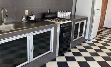 Casa en Residencial Victoria, 5 Recámaras, Jardín Amplio con Alberca y Espacios Funcionales