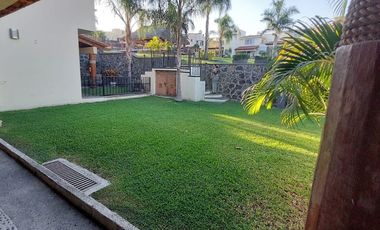 VENTA DE CASA EN CONDOMINIO CON ESTUDIO O RECÁMARA EN PLANTA BAJA, EN BURGOS BUGAMBILIAS