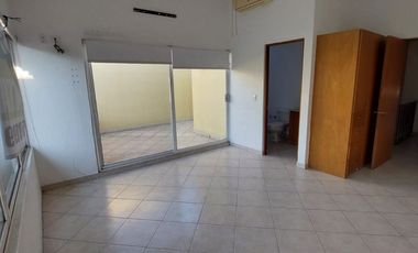 VENTA DE CASA EN CONDOMINIO CON ESTUDIO O RECÁMARA EN PLANTA BAJA, EN BURGOS BUGAMBILIAS