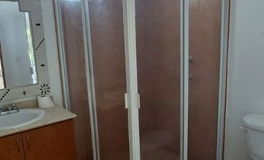 VENTA DE CASA EN CONDOMINIO CON ESTUDIO O RECÁMARA EN PLANTA BAJA, EN BURGOS BUGAMBILIAS