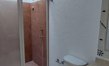 VENTA DE CASA EN CONDOMINIO CON ESTUDIO O RECÁMARA EN PLANTA BAJA, EN BURGOS BUGAMBILIAS
