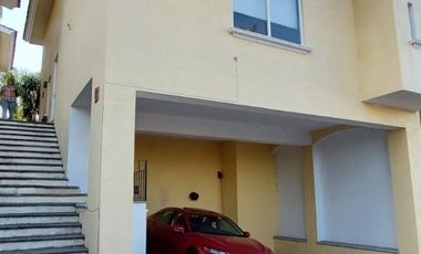 VENTA DE CASA EN CONDOMINIO CON ESTUDIO O RECÁMARA EN PLANTA BAJA, EN BURGOS BUGAMBILIAS