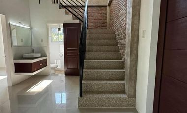 HOUSE AND LOT FOR SALE IN VALENCIA ID 14962