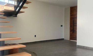 Casa Contemporánea a Estrenar en Los Robles Residencial, 3 Recámaras, Roof Top y Cercanía al Bosque La Primavera