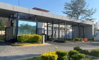Casa Contemporánea a Estrenar en Los Robles Residencial, 3 Recámaras, Roof Top y Cercanía al Bosque La Primavera