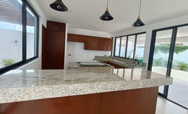 RESIDENCIA EN ALTABRISA MERIDA