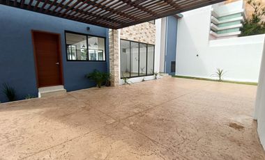RESIDENCIA EN ALTABRISA MERIDA