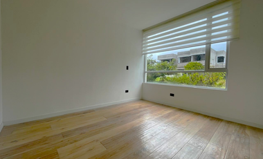 MODERNA CASA  EN ARRIENDO  – TUMBACO – COLEGIO SHAKESPEARE  (SZ)