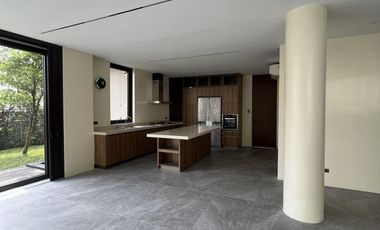 YLO - FOR SALE: 5-Bedroom Single-Family House in Ayala Alabang Village, Muntinlupa City