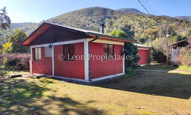Leon Propiedades arrienda casa en Sector Alhué, Curacaví.