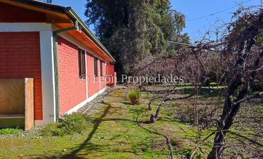 Leon Propiedades arrienda casa en Sector Alhué, Curacaví.