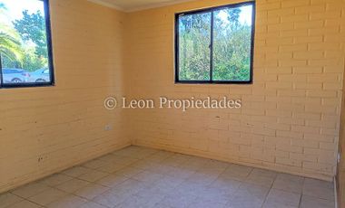 Leon Propiedades arrienda casa en Sector Alhué, Curacaví.