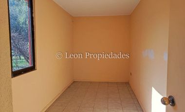 Leon Propiedades arrienda casa en Sector Alhué, Curacaví.