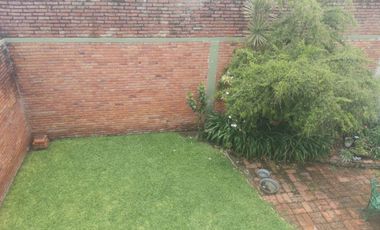 Oportunidad en Jardines del Bosque: Casa con Amplia Distribución y Ubicación Privilegiada