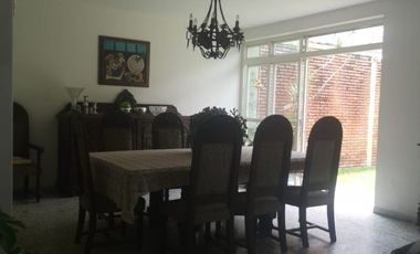 Oportunidad en Jardines del Bosque: Casa con Amplia Distribución y Ubicación Privilegiada