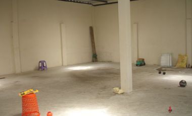 SE VENDE BODEGA,  SANTO DOMINGO DE LOS COLORADOS - ECUADOR