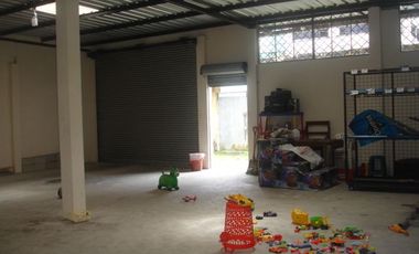 SE VENDE BODEGA,  SANTO DOMINGO DE LOS COLORADOS - ECUADOR