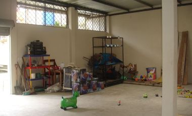 SE VENDE BODEGA,  SANTO DOMINGO DE LOS COLORADOS - ECUADOR