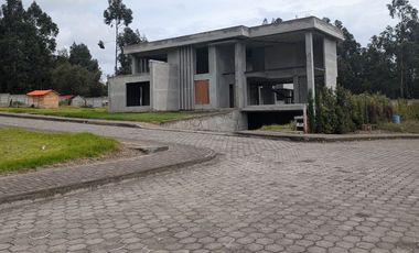 TERRENO DE VENTA MARTINEZ - AMBATO
