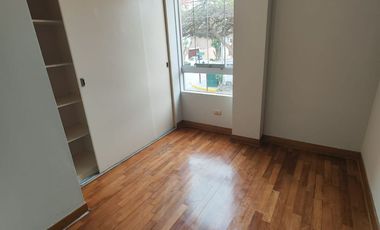 ¡Alquila Este Amplio Departamento En Santiago De Surco Limite Con Barranco Y Miraflores! 🌟 Súper Céntrico, Ideal Para Vivir Con Comodidad, Estilo Y C